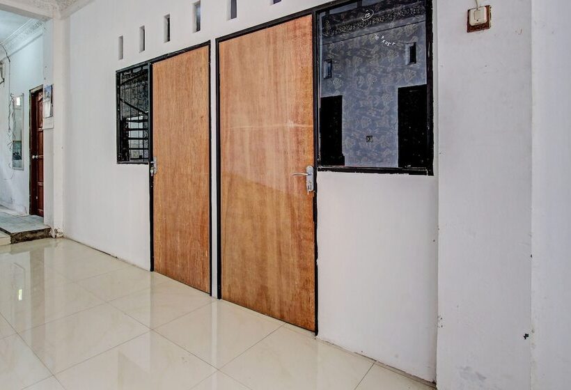 酒店 Spot On 92156 Adinda Kost