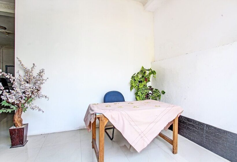 酒店 Spot On 92156 Adinda Kost