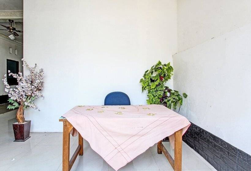 酒店 Spot On 92156 Adinda Kost