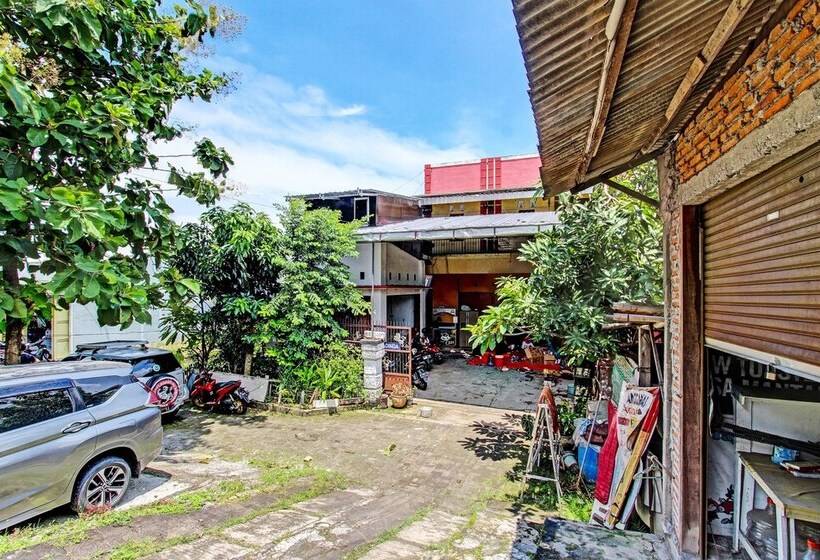 酒店 Spot On 92156 Adinda Kost