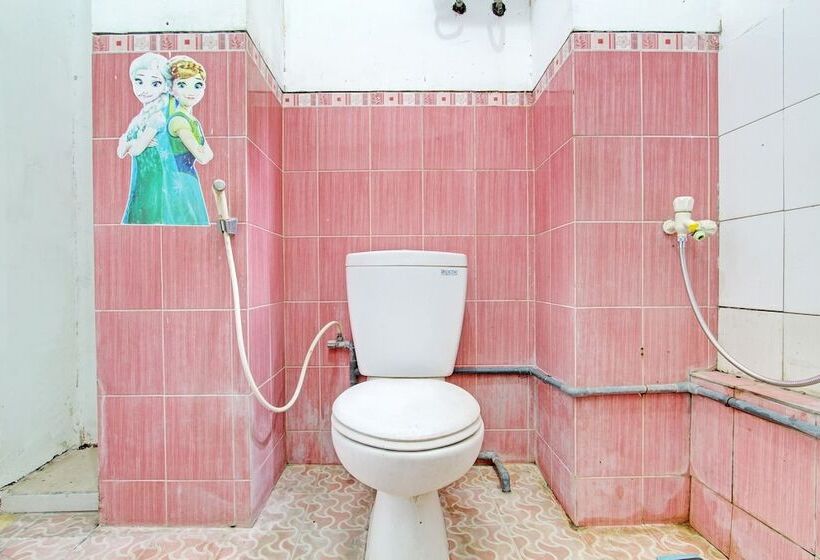 酒店 Spot On 92156 Adinda Kost