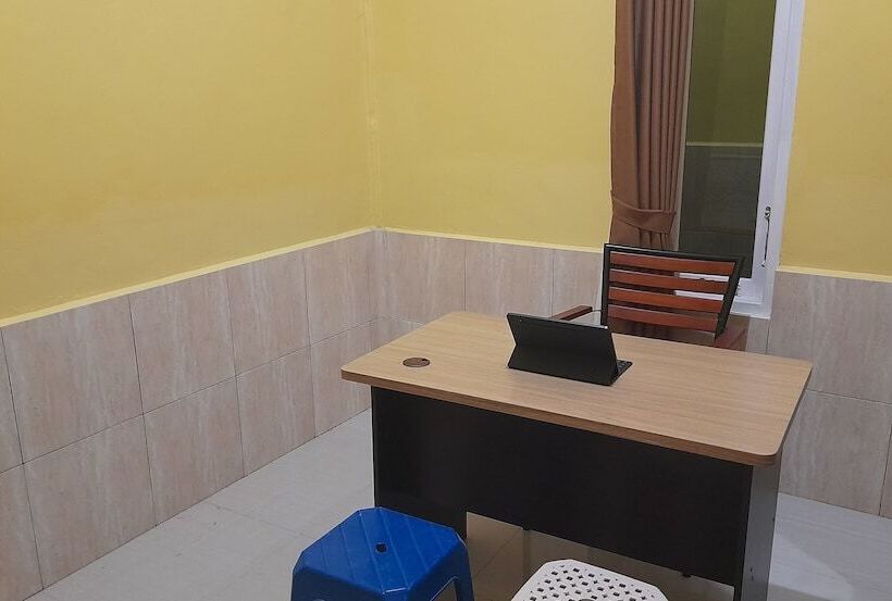 ホテル Spot On 92458 Azeela Kost Syariah