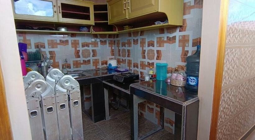 ホテル Spot On 92458 Azeela Kost Syariah