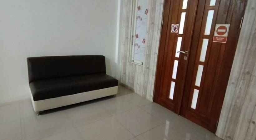 ホテル Spot On 92458 Azeela Kost Syariah