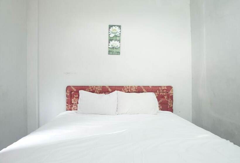 ホテル Spot On 92458 Azeela Kost Syariah