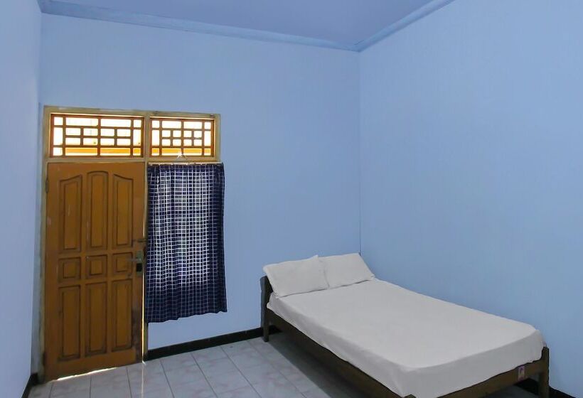 Отель Spot On 92567 Jati Homestay Near Taman Suranadi