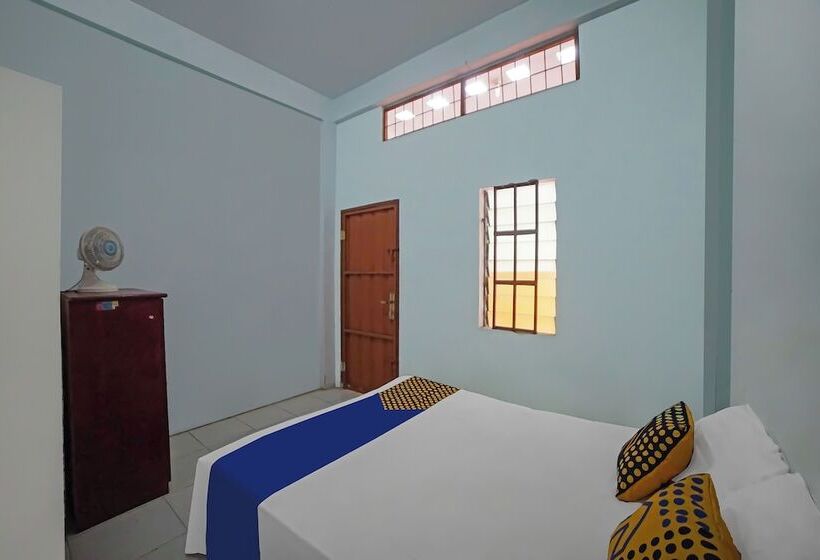 فندق Spot On 92600 Mandiri Inn