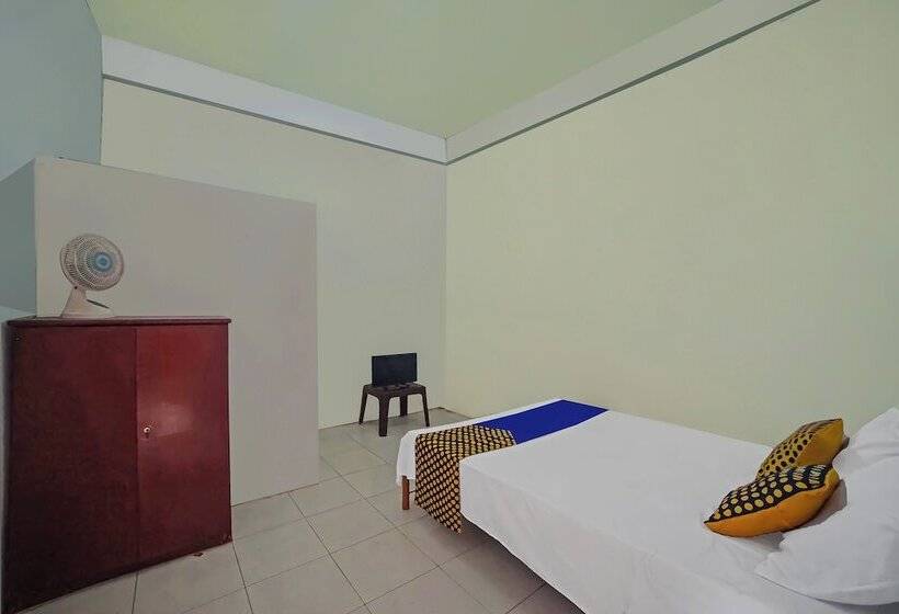 בית מלון כפרי Spot On 92600 Mandiri Inn