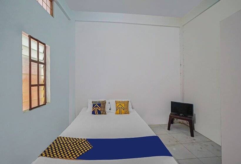 فندق Spot On 92600 Mandiri Inn