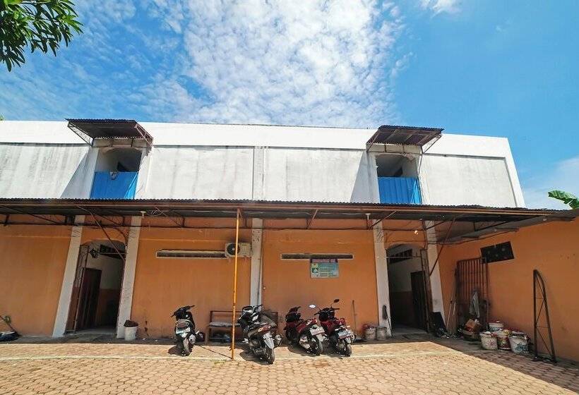 فندق Spot On 92600 Mandiri Inn