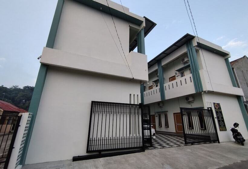 هتل Spot On 92695 My Kost Syariah