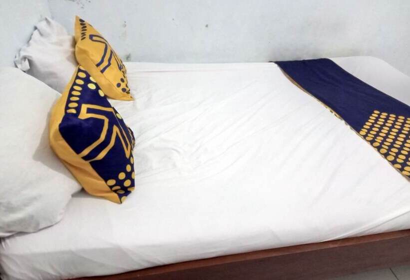 酒店 Spot On 92743 Kost Elisabeth Syariah