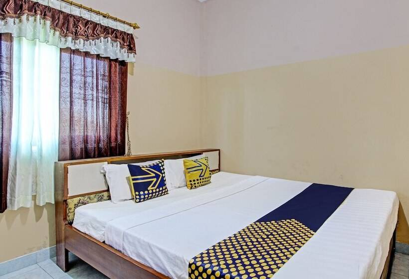 فندق Spot On 92760 Global Media Homestay Syariah