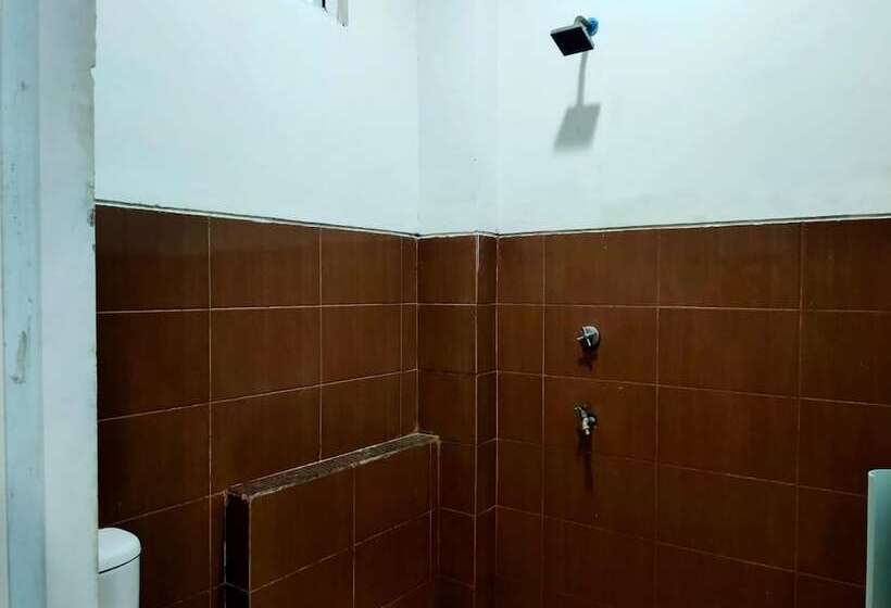 فندق Spot On 92900 Kost 3 Kelor Syariah