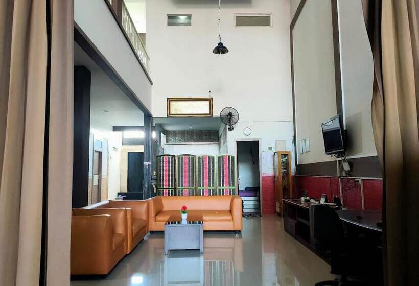 فندق Spot On 92900 Kost 3 Kelor Syariah