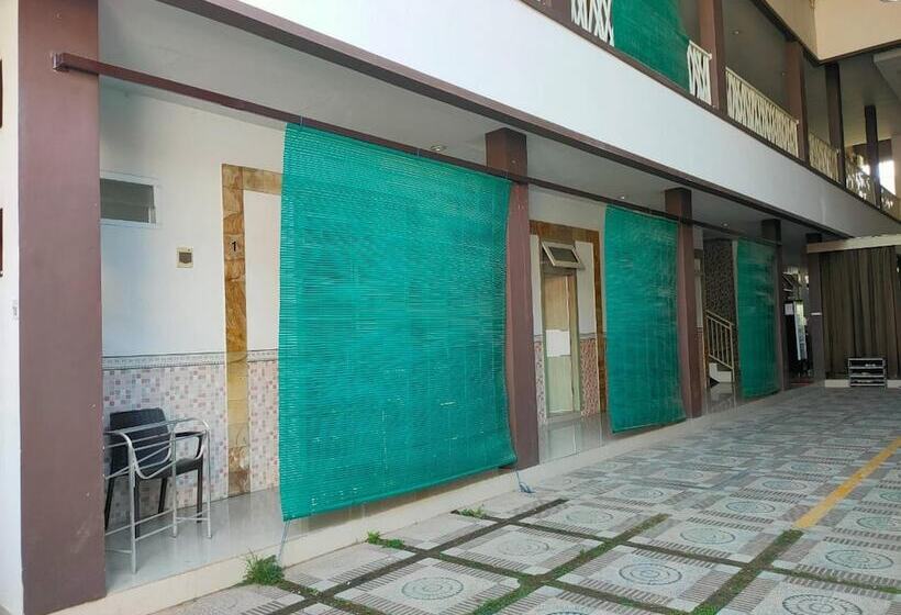 فندق Spot On 92900 Kost 3 Kelor Syariah