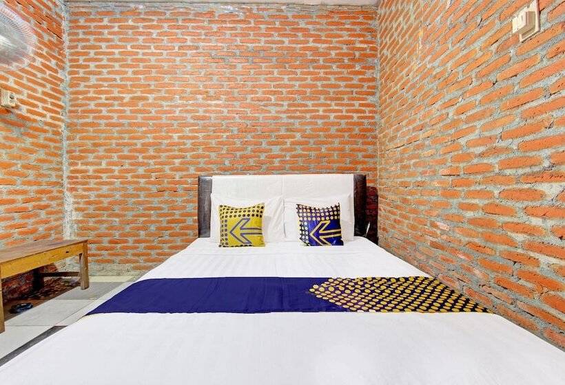 هتل Spot On 93010 Omah Bareng Syariah