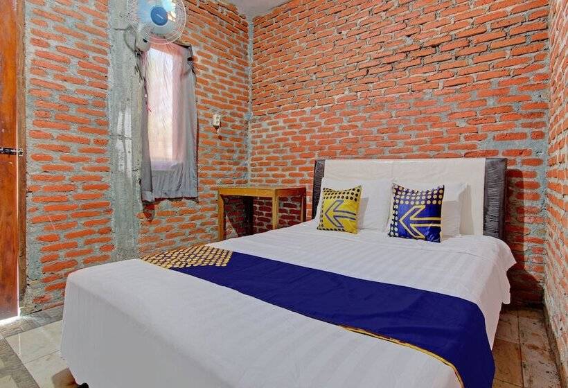 호텔 Spot On 93010 Omah Bareng Syariah