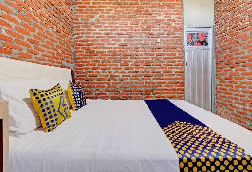 호텔 Spot On 93010 Omah Bareng Syariah