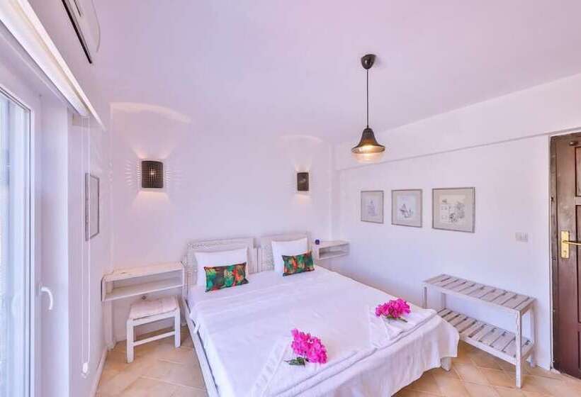 酒店 Tübin Kültür Evi