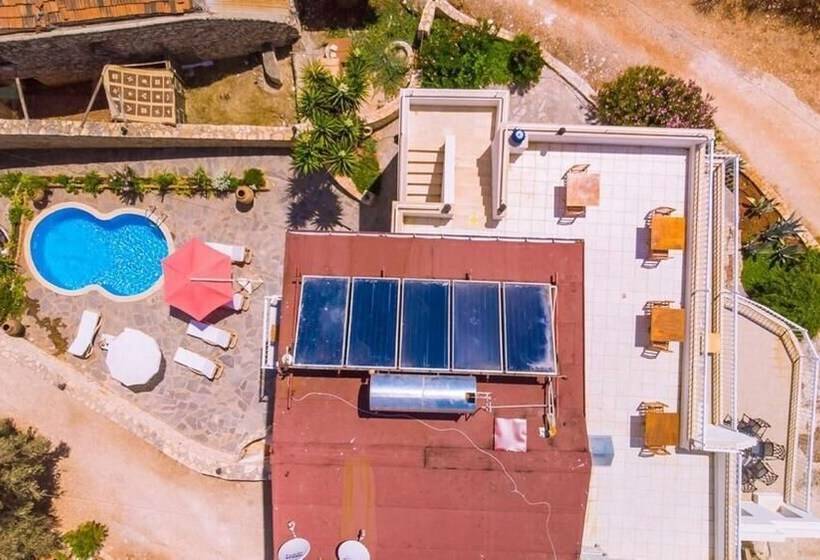 酒店 Tübin Kültür Evi