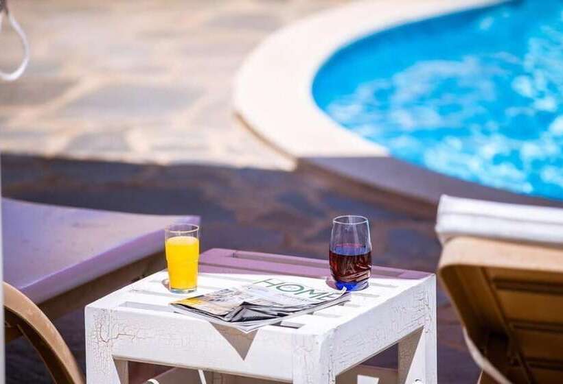 酒店 Tübin Kültür Evi