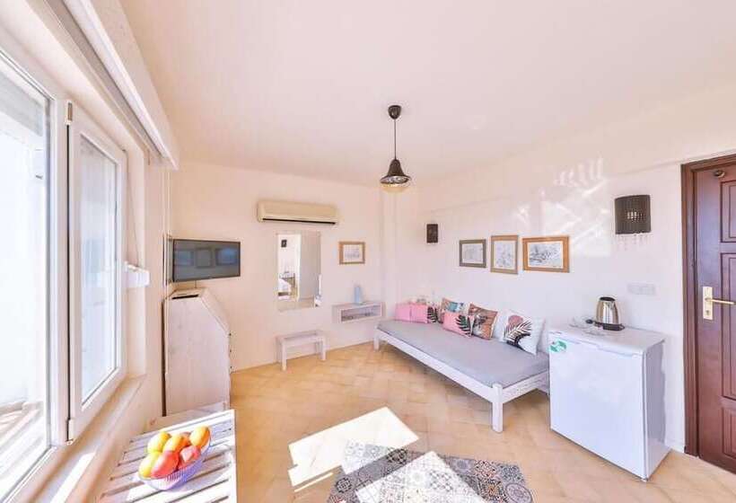 酒店 Tübin Kültür Evi