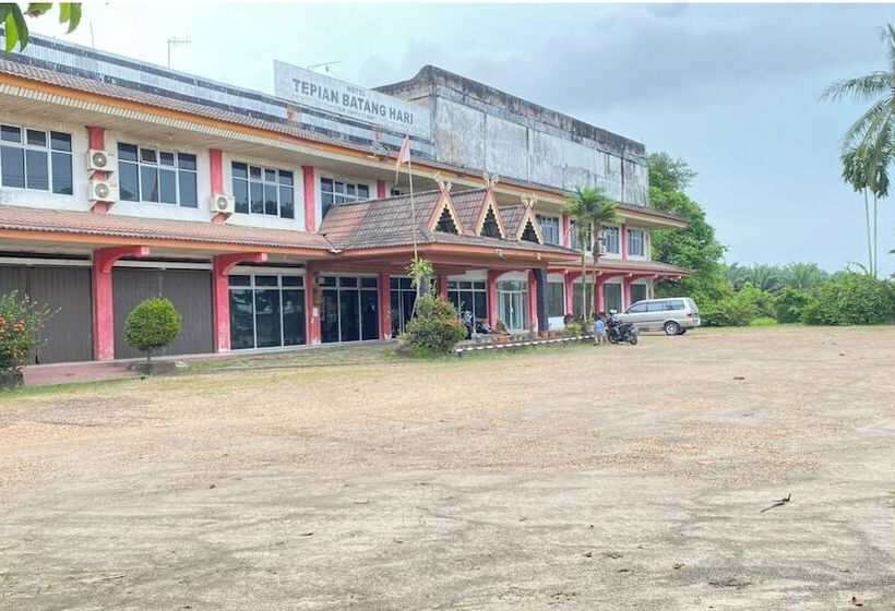 בית מלון כפרי Tepian Batang Hari By Oyo