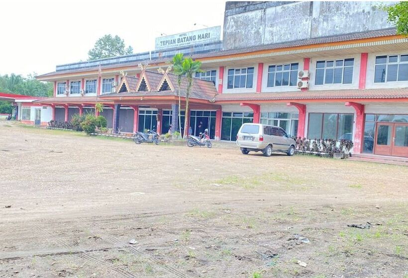בית מלון כפרי Tepian Batang Hari By Oyo