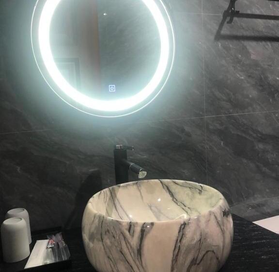 هتل Tuần Châu Hqt