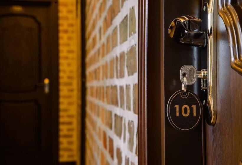 בית מלון כפרי Usman