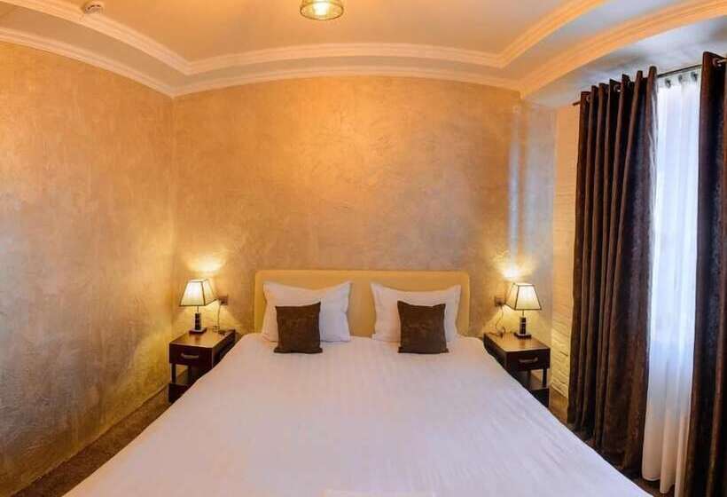 בית מלון כפרי Usman