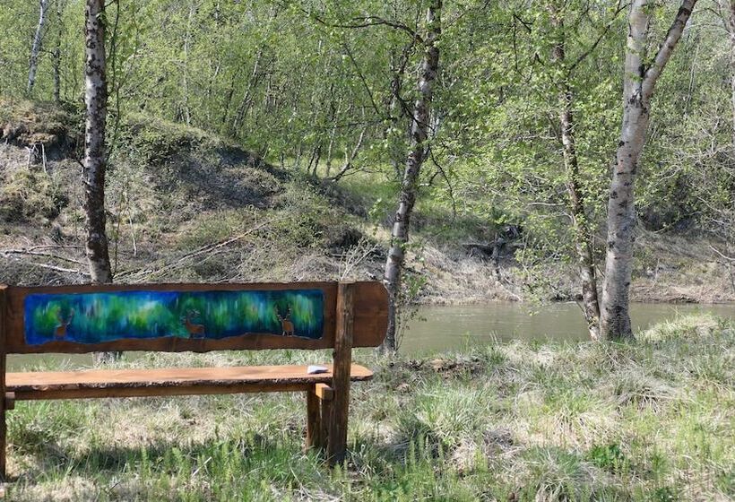 בית מלון כפרי Wild Caribou Dome