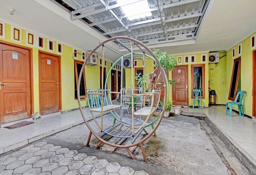 酒店 Wiludjeng Guesthouse By Oyo