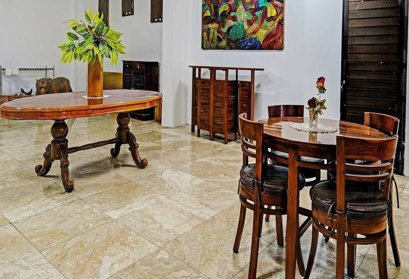 Szálloda Wisma Rina Rini By Oyo