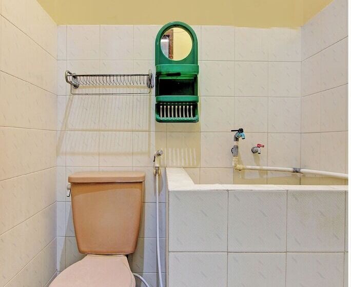 ホテル Wulan Homestay Syariah Solo By Oyo