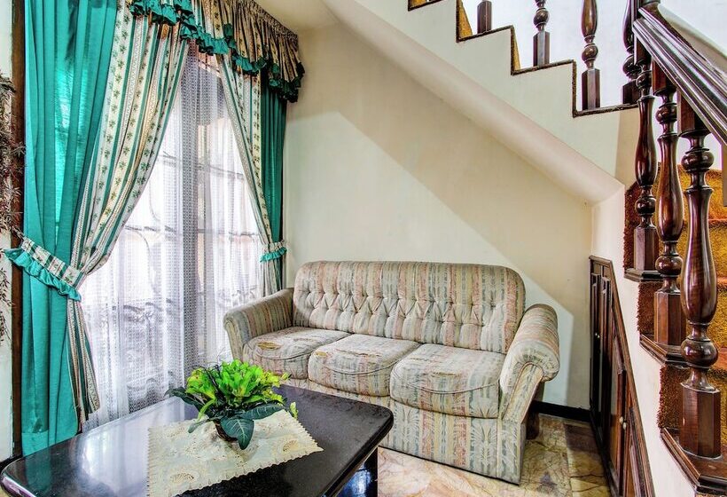 فندق Wulan Homestay Syariah Solo By Oyo