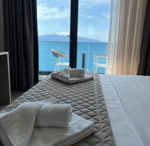 Joelle Premium Hotel