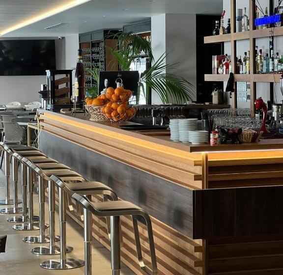 Joelle Premium Hotel