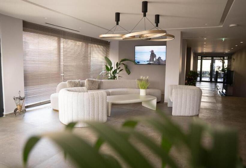 Joelle Premium Hotel