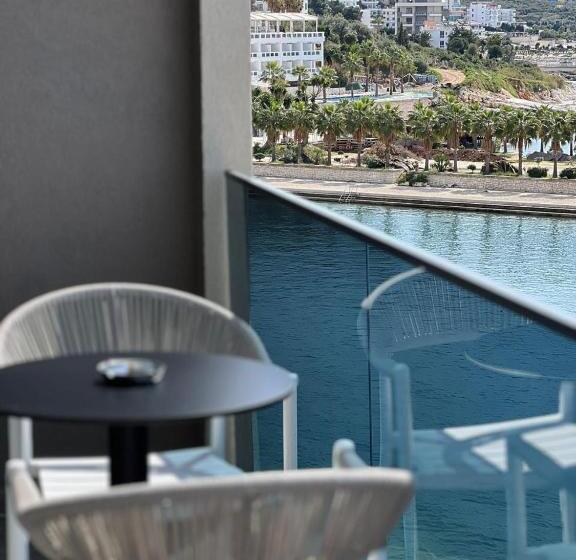 Joelle Premium Hotel