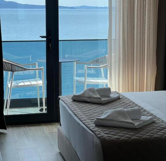 Joelle Premium Hotel