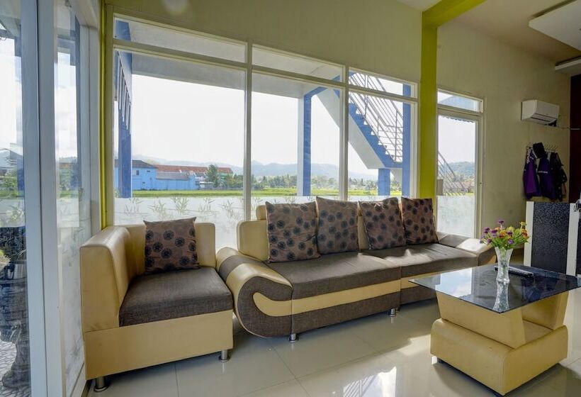 Miranda Hotel Syariah By Oyo