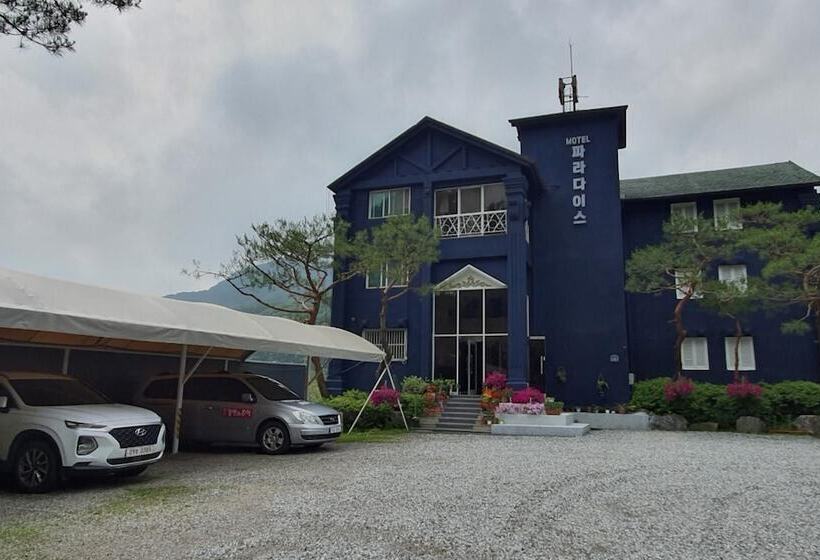 Motel Cheongpyeong Paradise