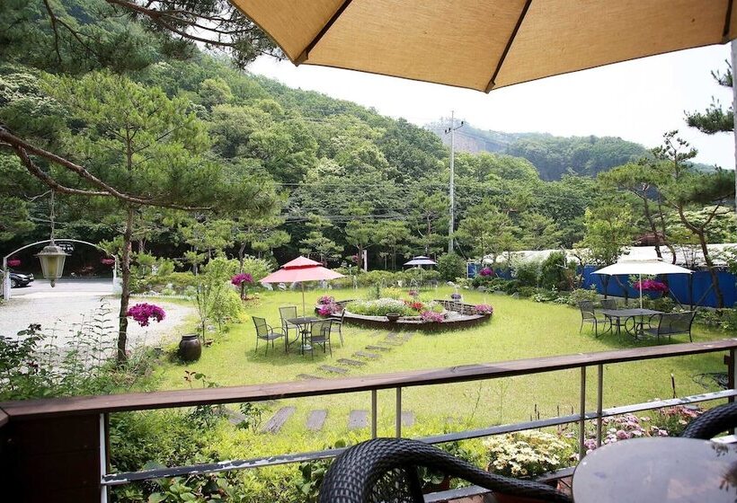 Motel Cheongpyeong Paradise