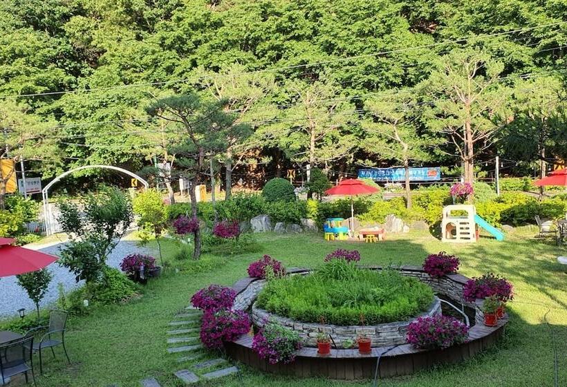 Motel Cheongpyeong Paradise