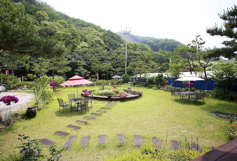 Motel Cheongpyeong Paradise