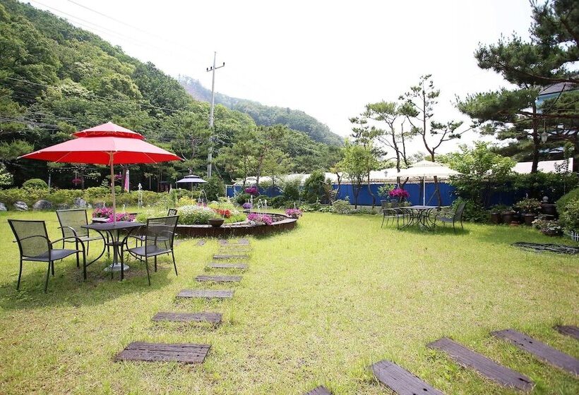 Motel Cheongpyeong Paradise