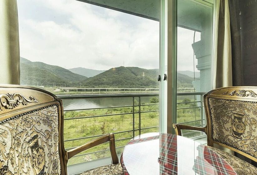 Motel Cheongpyeong Paradise