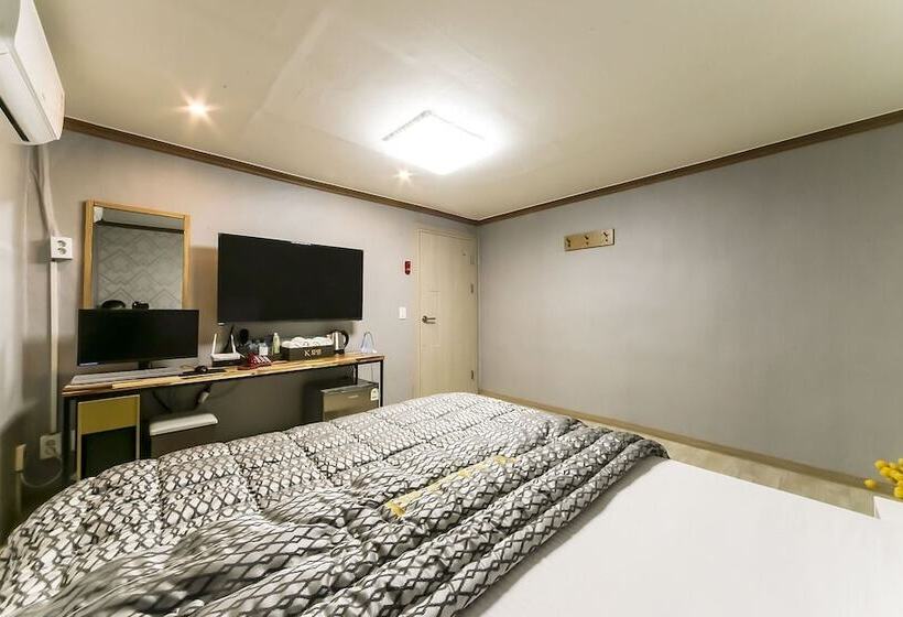 모텔 Daegu Dongdaegu Station K Mini